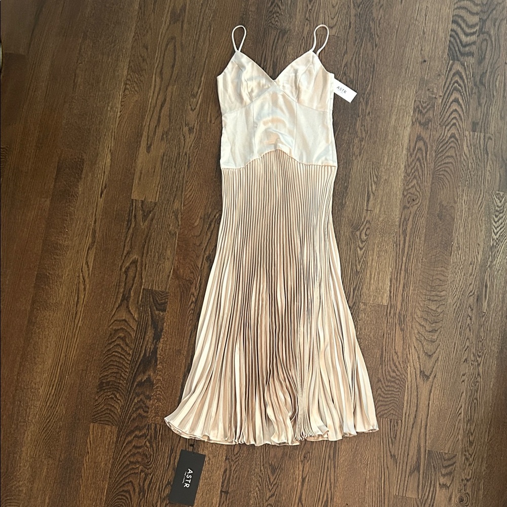 NWT ASTR the Label Elegant Cream Satin Pleated drop waist Dress